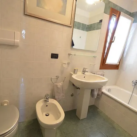 Private Park-15Mindowntown, 4 Pax, Aircond Apartment Mestre